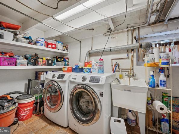 881 N Beechwood Street, Philadelphia PA 19130