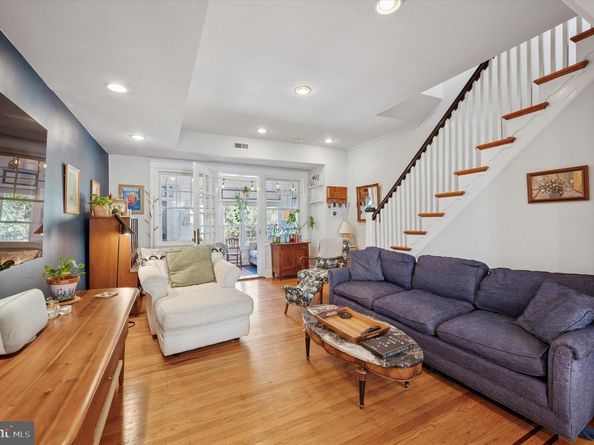 881 N Beechwood Street, Philadelphia PA 19130