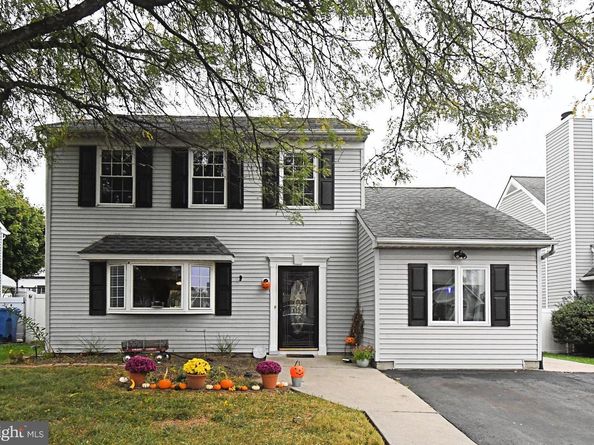 1050 Village Drive, Croydon PA 19021