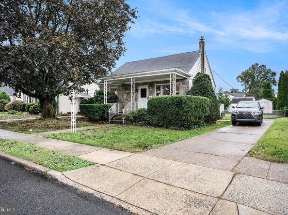 525 Kelly Avenue, Woodlyn PA 19094