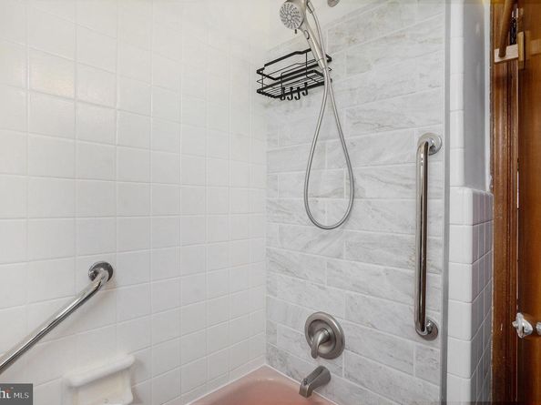 525 Kelly Avenue, Woodlyn PA 19094