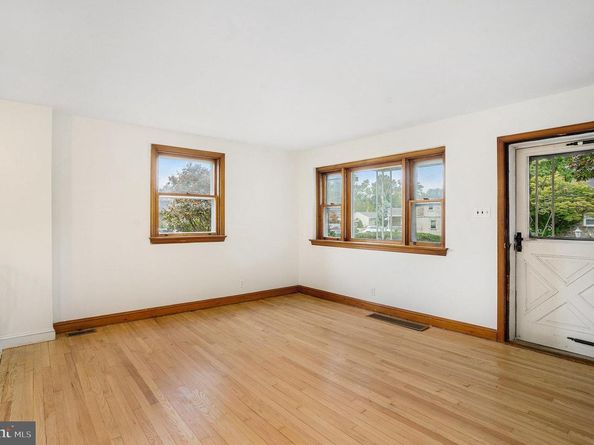525 Kelly Avenue, Woodlyn PA 19094
