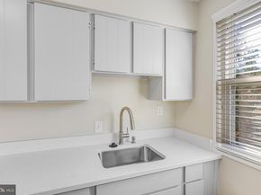 1404 12TH Street N 32, Arlington VA 22209