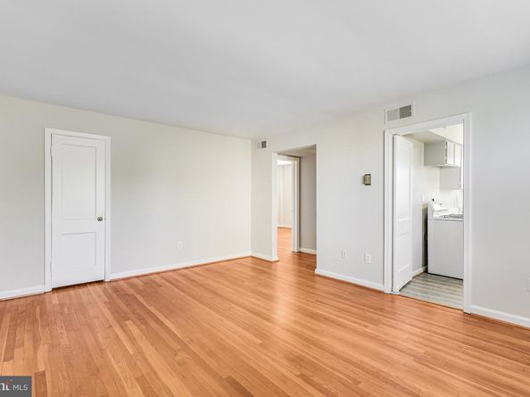 1404 12TH Street N 32, Arlington VA 22209