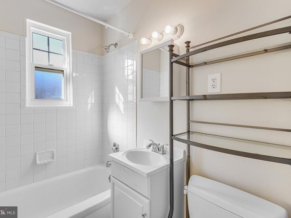 1404 12TH Street N 32, Arlington VA 22209