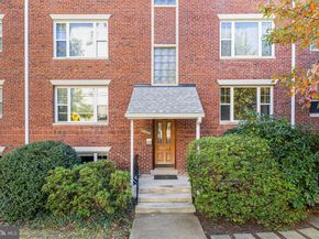 1404 12TH Street N 32, Arlington VA 22209
