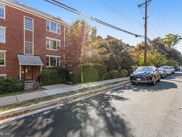 1404 12TH Street N 32, Arlington VA 22209