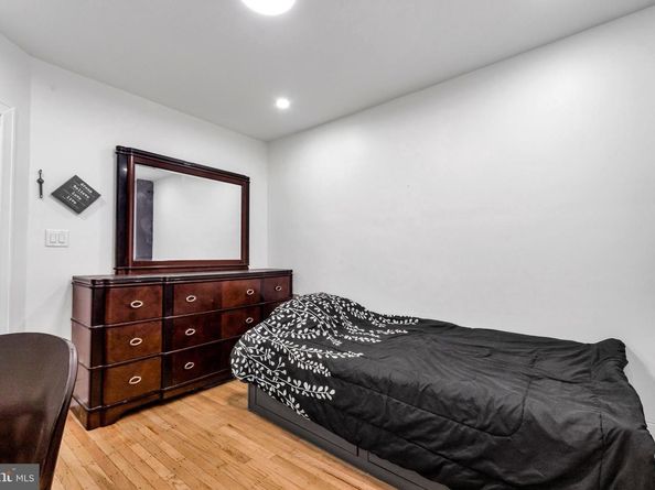 18 Elm Avenue, Upper Darby PA 19082