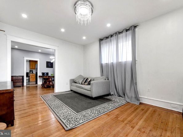 18 Elm Avenue, Upper Darby PA 19082