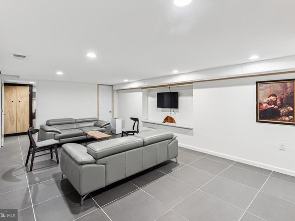 2504 E York Street, Philadelphia PA 19125