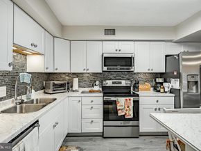 11004 Valley Forge Circle 1004, King Of Prussia PA 19406