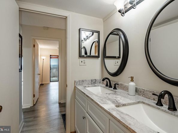 11004 Valley Forge Circle 1004, King Of Prussia PA 19406