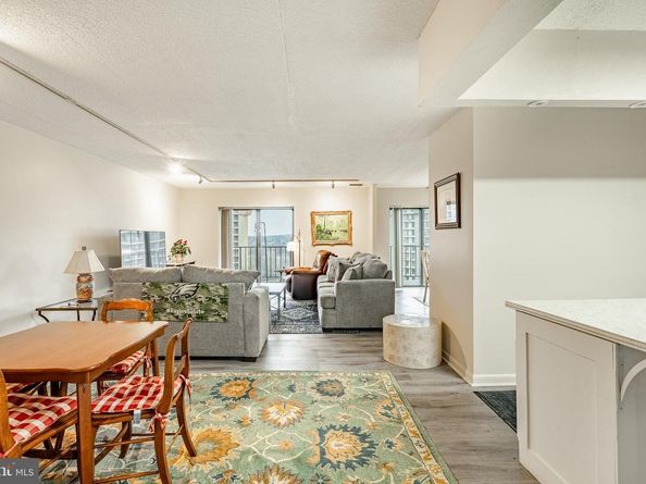 11004 Valley Forge Circle 1004, King Of Prussia PA 19406