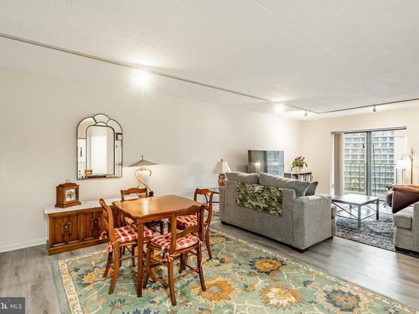 11004 Valley Forge Circle 1004, King Of Prussia PA 19406