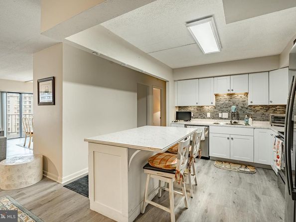 11004 Valley Forge Circle 1004, King Of Prussia PA 19406