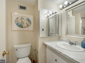 11004 Valley Forge Circle 1004, King Of Prussia PA 19406