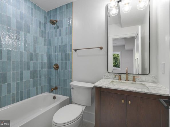 2524 41st Street NW UNIT 2, Washington DC 20007