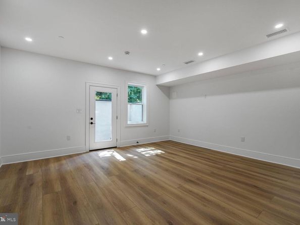 2524 41st Street NW UNIT 2, Washington DC 20007