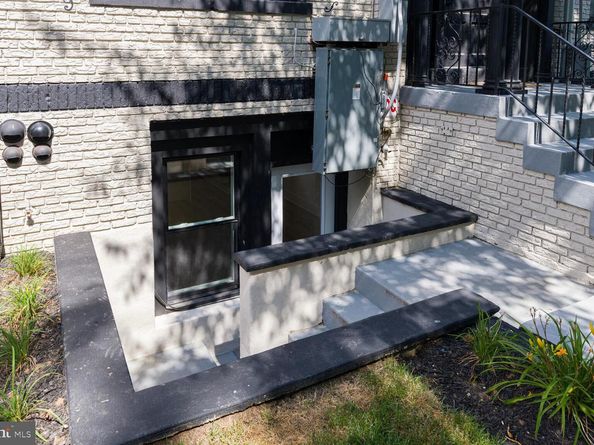 2524 41st Street NW UNIT 2, Washington DC 20007