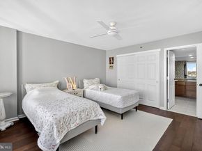 2001 Hamilton 2001, Philadelphia PA 19130