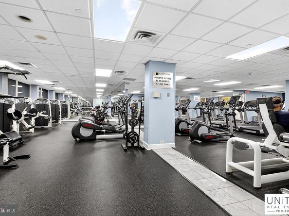 2001 Hamilton 2001, Philadelphia PA 19130