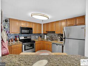 2001 Hamilton 2001, Philadelphia PA 19130