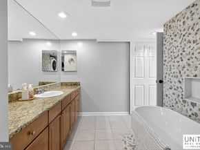 2001 Hamilton 2001, Philadelphia PA 19130