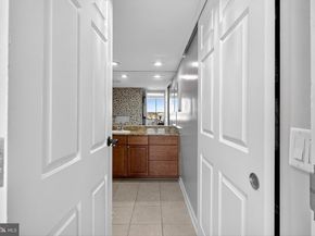 2001 Hamilton 2001, Philadelphia PA 19130