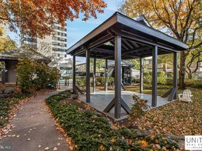 2001 Hamilton 2001, Philadelphia PA 19130