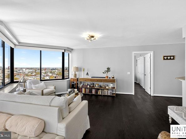 2001 Hamilton 2001, Philadelphia PA 19130