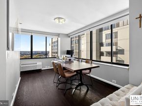 2001 Hamilton 2001, Philadelphia PA 19130