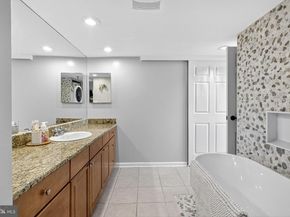 2001 Hamilton 2001, Philadelphia PA 19130