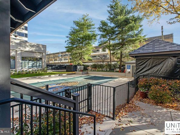 2001 Hamilton 2001, Philadelphia PA 19130