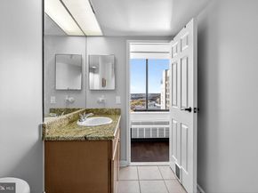 2001 Hamilton 2001, Philadelphia PA 19130