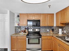 2001 Hamilton 2001, Philadelphia PA 19130