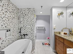 2001 Hamilton 2001, Philadelphia PA 19130