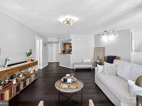 2001 Hamilton 2001, Philadelphia PA 19130