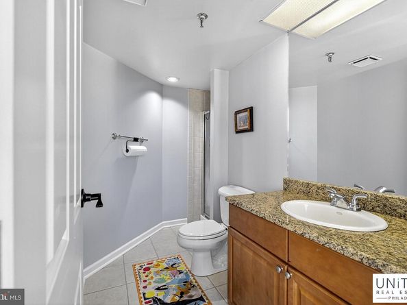 2001 Hamilton 2001, Philadelphia PA 19130