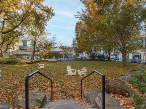 2001 Hamilton 2001, Philadelphia PA 19130