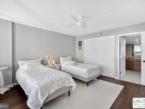 2001 Hamilton 2001, Philadelphia PA 19130