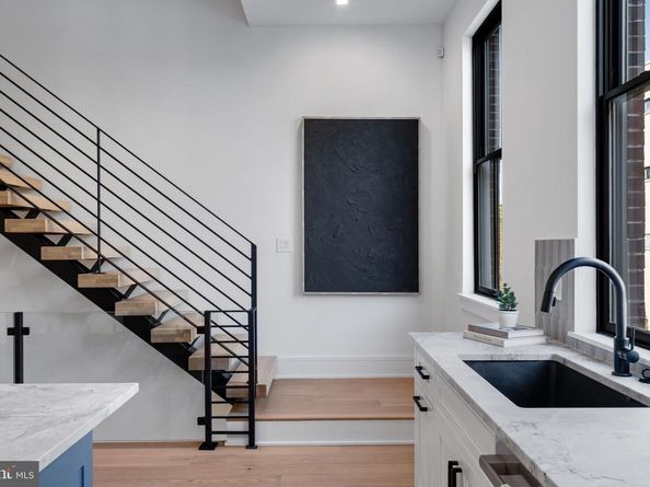 254 N 2nd St, Philadelphia PA 19106