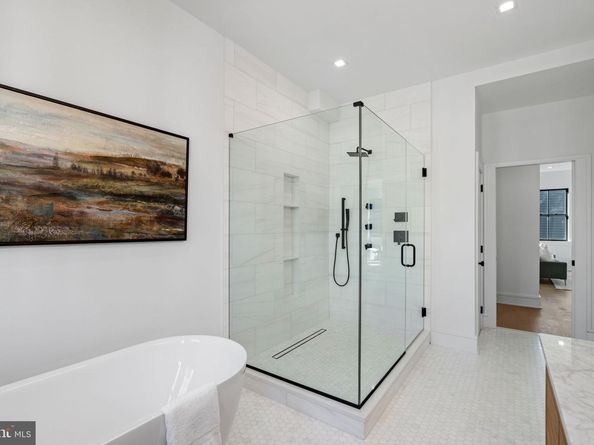 254 N 2nd St, Philadelphia PA 19106