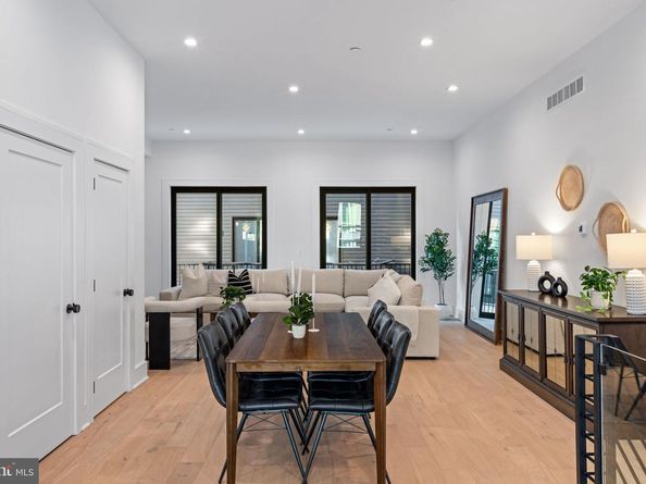 254 N 2nd St, Philadelphia PA 19106