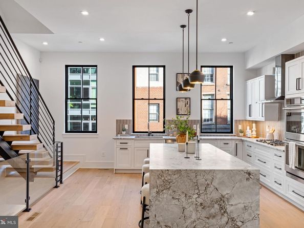 254 N 2nd St, Philadelphia PA 19106