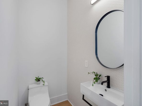 254 N 2nd St, Philadelphia PA 19106