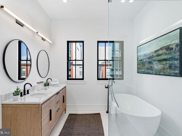 254 N 2nd St, Philadelphia PA 19106