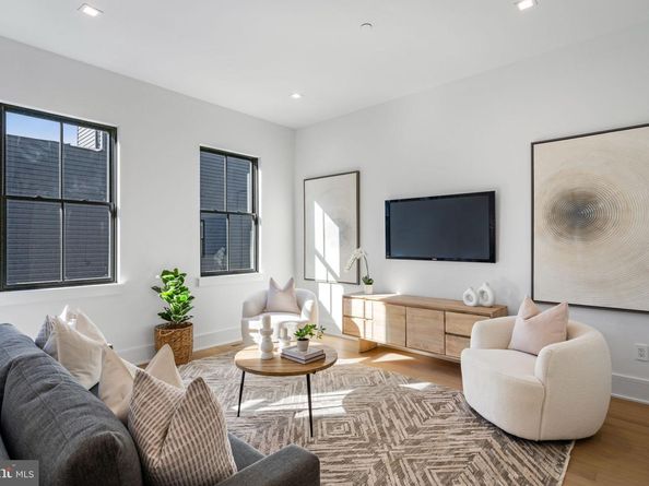 254 N 2nd St, Philadelphia PA 19106