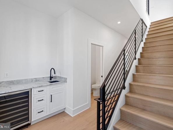 254 N 2nd St, Philadelphia PA 19106