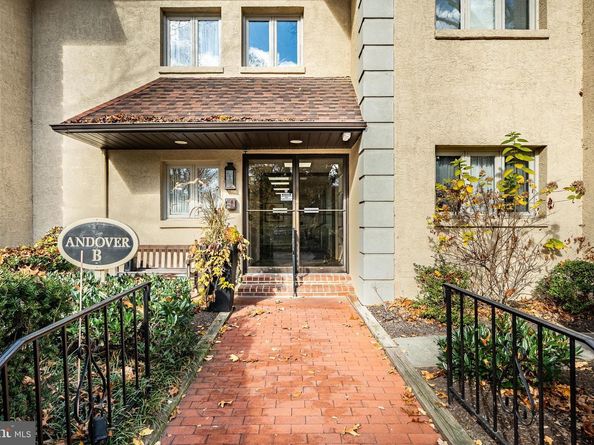 307 B000 Summit Drive B, Bryn Mawr PA 19010