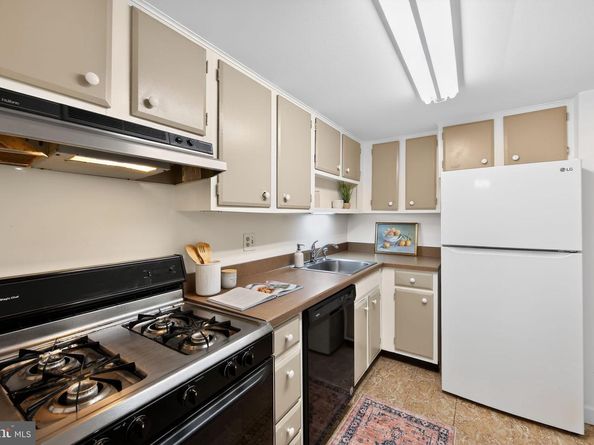 363 Old Forge Crossing 363, Devon PA 19333